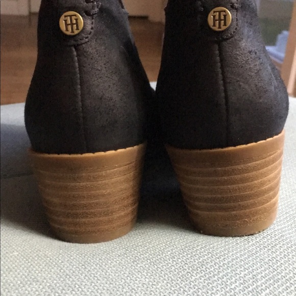 Tommy Hilfiger booties size 7 black brand new - Picture 3 of 4